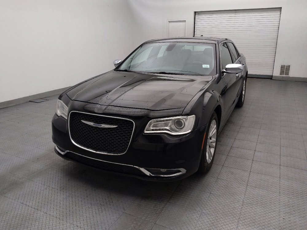 Used 2017 Chrysler 300 C RWD image 15