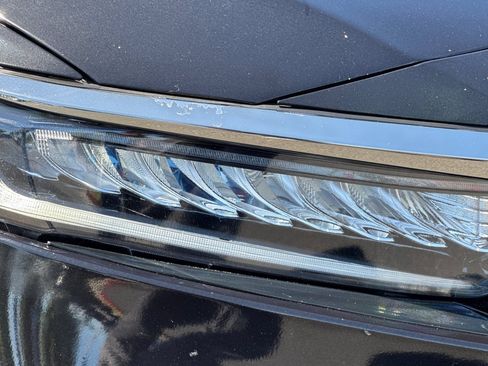 Used 2019 Honda Accord Touring image 11