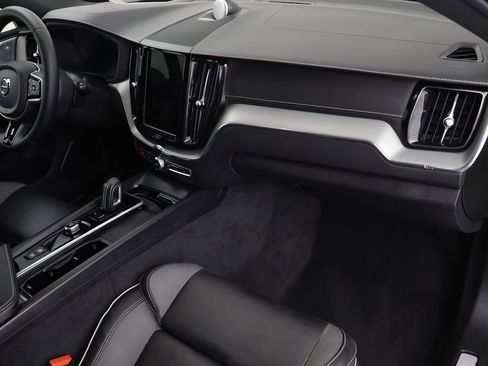 Used 2022 Volvo XC60 T8 R-Design w/ Advanced Package image 21