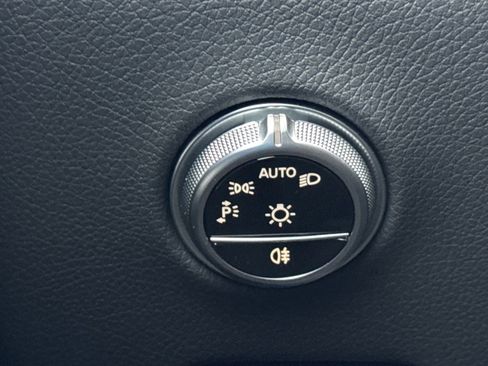 Used 2024 Mercedes-Benz GLC 300 4MATIC image 21