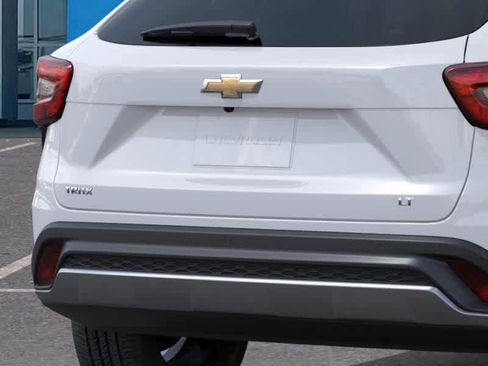 New 2026 Chevrolet Trax LT w/ Driver Confidence Package image 14