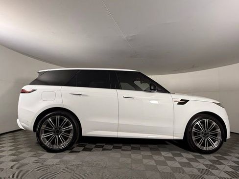 New 2026 Land Rover Range Rover Sport Dynamic SE AWD/4WD image 9