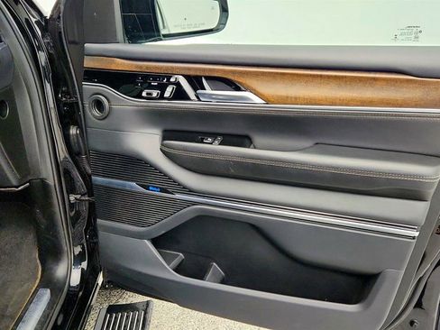 Used 2022 Jeep Grand Wagoneer Series II w/ Rear Seat Video Group 1 image 31