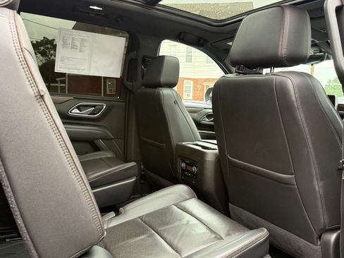 Used 2021 Chevrolet Suburban High Country AWD/4WD image 27