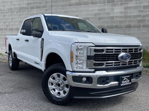 Used 2024 Ford F250 XLT w/ FX4 Off-Road Package AWD/4WD image 3
