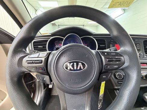 Used 2015 Kia Optima LX FWD image 41