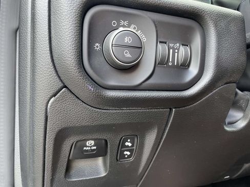 Used 2025 RAM 1500 Laramie AWD/4WD image 28