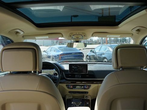 Used 2018 Audi Q5 2.0T Premium Plus w/ Premium Plus Package image 14