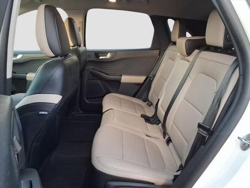 Used 2020 Ford Escape Titanium image 19