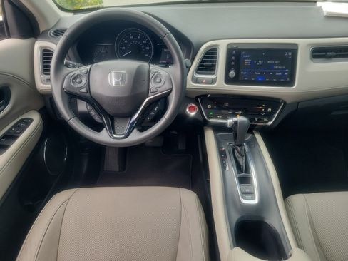 Used 2021 Honda HR-V EX-L image 17