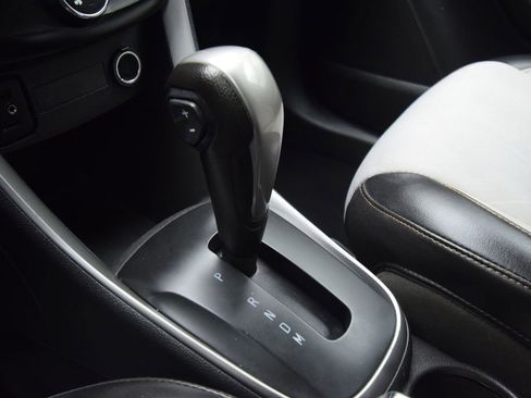 Used 2021 Chevrolet Trax LT w/ Driver Confidence Package image 19