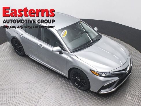 Used 2023 Toyota Camry XSE FWD image 3