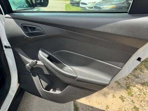 Used 2018 Ford Focus S FWD image 21