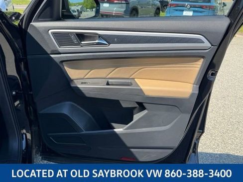 Certified 2023 Volkswagen Atlas Cross Sport SE w/ Panoramic Sunroof Package AWD/4WD image 32