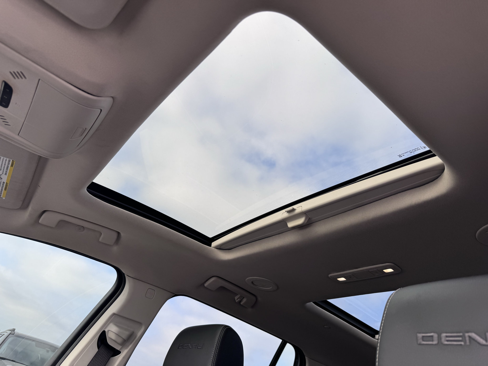 Used 2023 GMC Acadia Denali FWD image 22