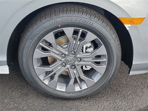 New 2026 Honda Odyssey Touring image 8