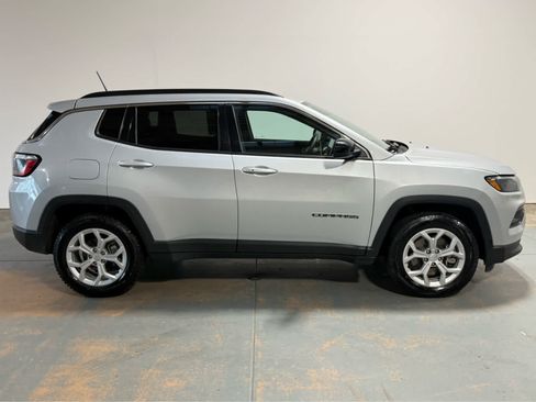 Used 2024 Jeep Compass Latitude AWD/4WD image 6