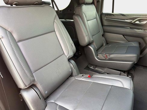 Used 2023 GMC Yukon XL Denali AWD/4WD image 25