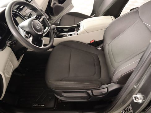 Used 2022 Hyundai Tucson SE image 10