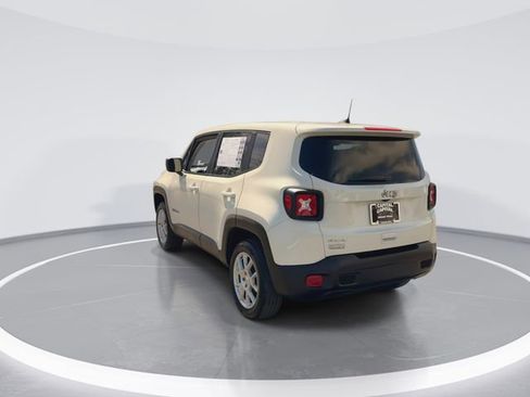 Used 2023 Jeep Renegade Latitude image 7