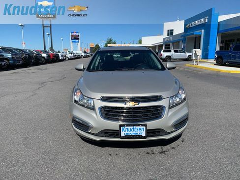Used 2015 Chevrolet Cruze LTZ FWD image 2