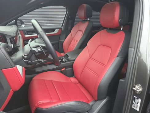 Certified 2024 Porsche Cayenne S image 5