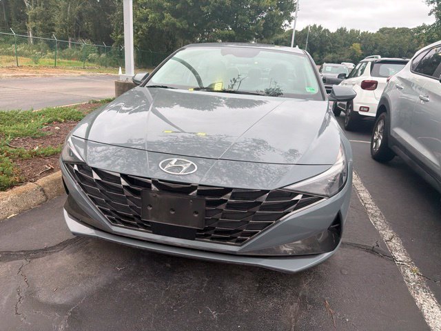 Used 2023 Hyundai Elantra Limited FWD image 4
