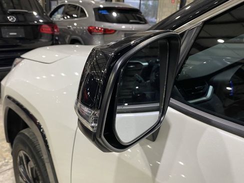 Used 2022 Toyota RAV4 XSE AWD/4WD image 20