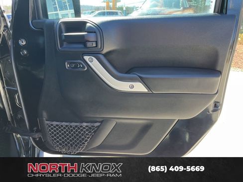 Used 2017 Jeep Wrangler Unlimited Sahara w/ Connectivity Group image 24