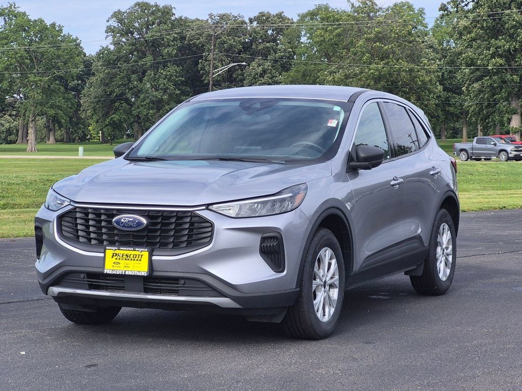 Used 2024 Ford Escape Active AWD/4WD image 3