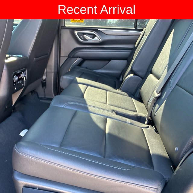 Used 2023 Chevrolet Suburban LT w/ Luxury Package RWD image 5
