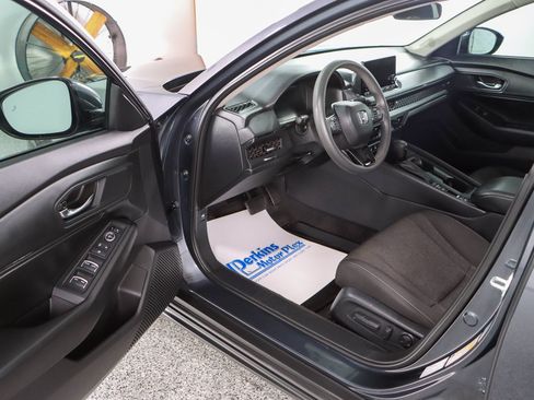 Used 2023 Honda Accord EX image 3