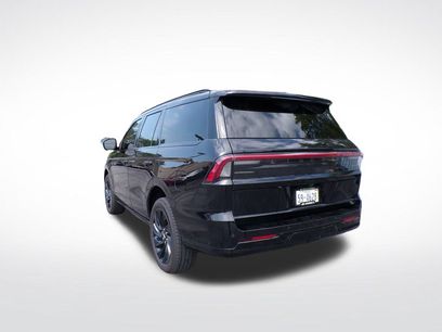 Used 2025 Lincoln Navigator Reserve w/ Jet Appearance Package