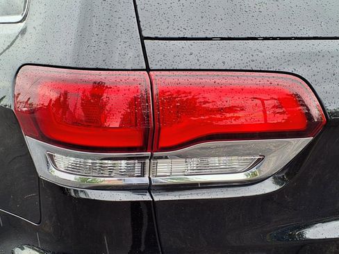 Used 2021 Jeep Grand Cherokee Laredo X image 26