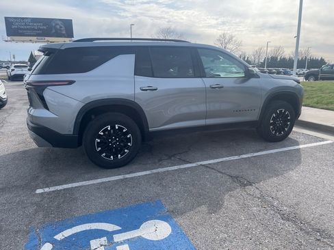 Certified 2024 Chevrolet Traverse Z71 w/ Enhanced Driving Package image 3