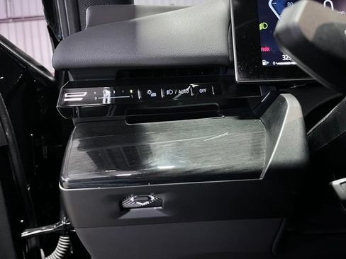 Used 2025 BMW 530i RWD image 20