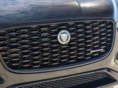 Used 2024 Jaguar F-PACE R-Dynamic S image 12