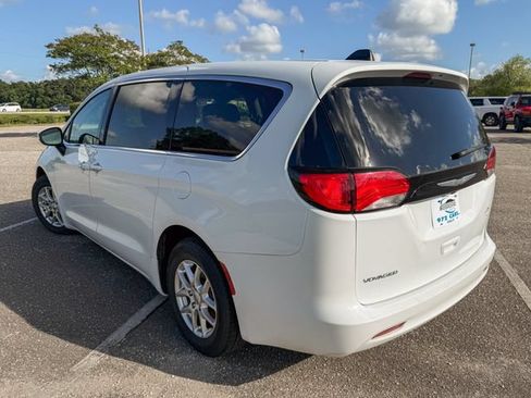 Used 2023 Chrysler Voyager LX FWD image 6