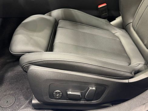 Used 2026 BMW 330i xDrive Sedan w/ Premium Package AWD/4WD image 17