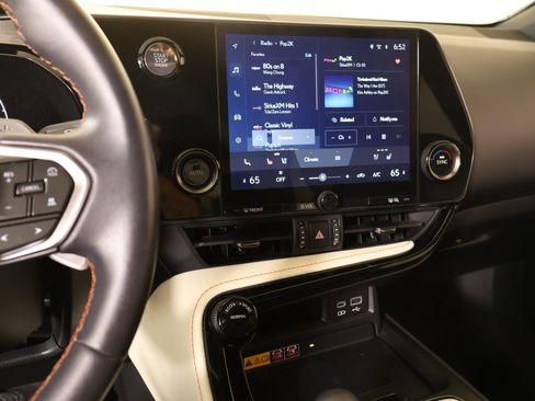Used 2023 Lexus NX 350 AWD image 5