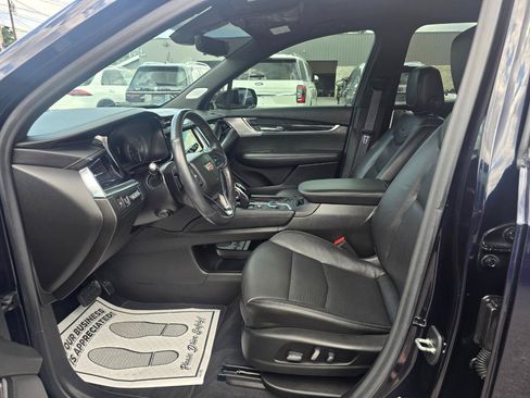 Used 2021 Cadillac XT6 Premium Luxury AWD/4WD image 14