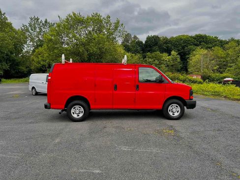 Used 2016 Chevrolet Express 2500 Work Van image 8