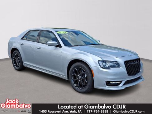 Used 2023 Chrysler 300 Touring L w/ Popular Equipment Group AWD/4WD image 1