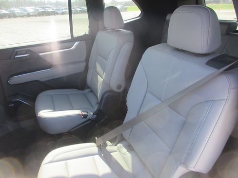 New 2026 GMC Acadia Elevation w/ Elevation Premium Package FWD image 13