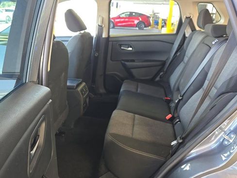 Used 2025 Nissan Rogue SV AWD/4WD image 9