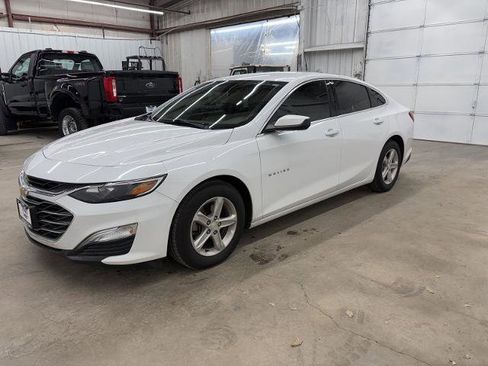 Used 2020 Chevrolet Malibu LS w/ Driver Confidence Package II image 4