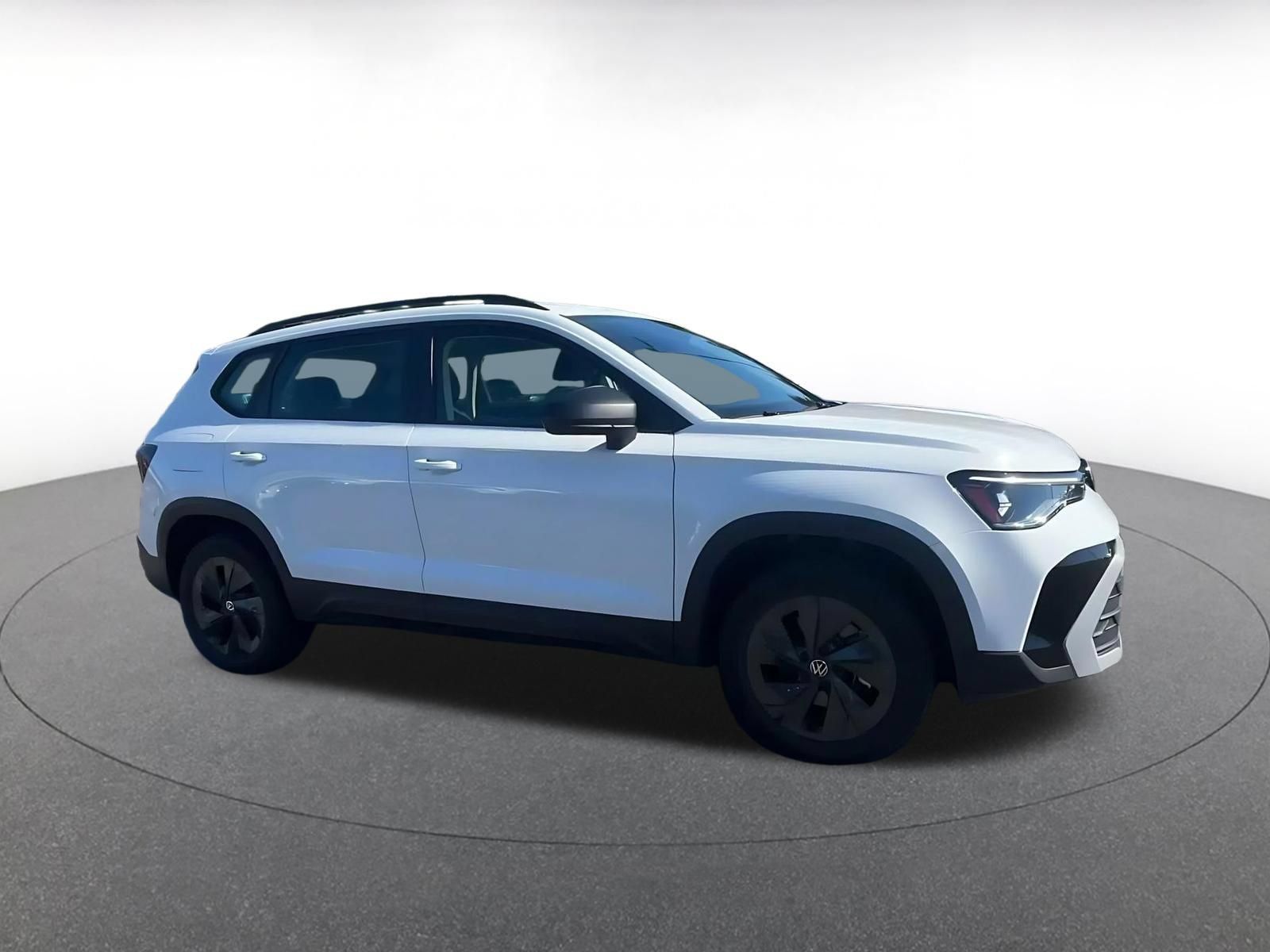 Used 2026 Volkswagen Taos S FWD image 2