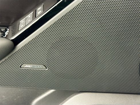 New 2026 Land Rover Range Rover Velar Dynamic SE image 18