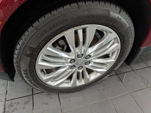 Used 2017 Cadillac XT5 Premium Luxury w/ Advanced Security Package FWD image 7