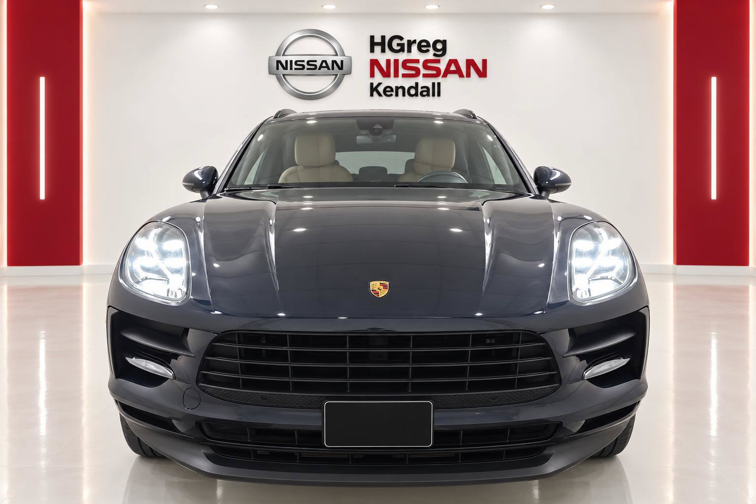 Used 2020 Porsche Macan AWD/4WD image 5